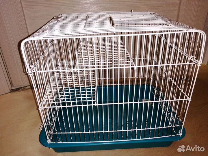 Клетка и другие предметы ухода для хомяков