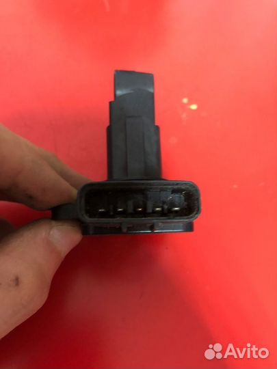 Датчик расхода воздуха Toyota Avensis T250 1azfe