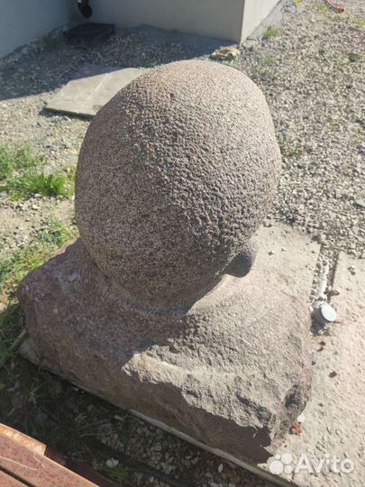 Гранитный бюст Ленина