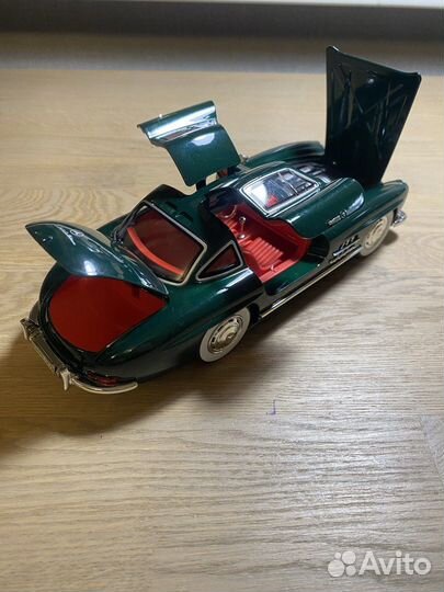 Модель автомобиля Mercedes 300SL