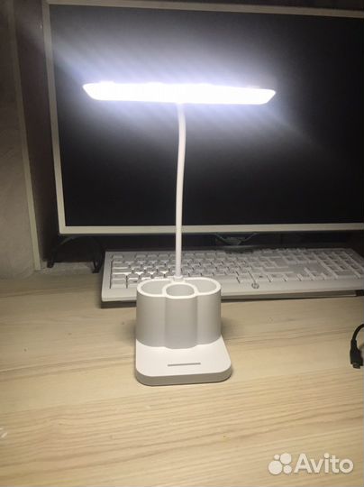 Лампа настольная