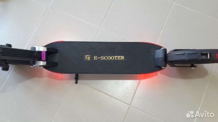 Электросамокат GT e-scooter с аква защитой