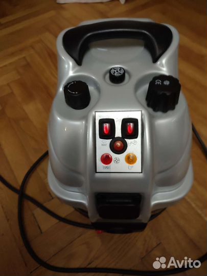 Моющий пылесос Белый кот