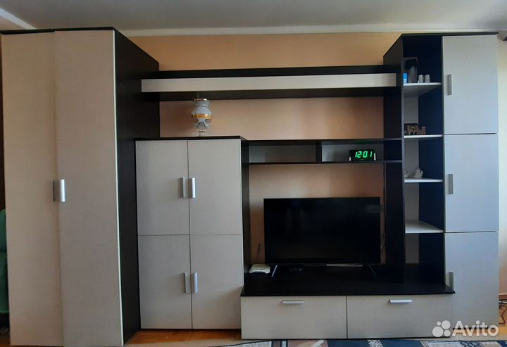 Стенка в гостиную