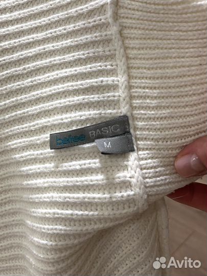 Свитер вязанный