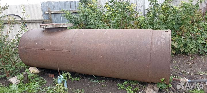 Емкость для воды металлическая бу