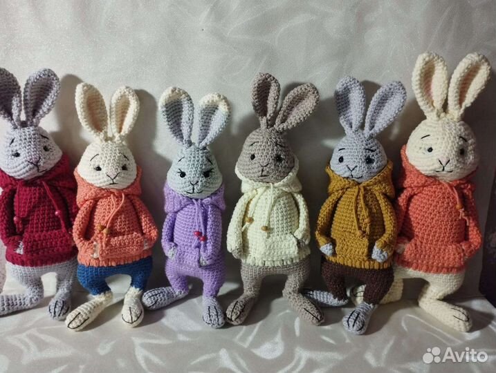 Зайчик, кролик в худи, вязанная игрушка