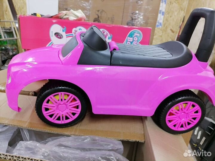 Машинка каталка толокар с ручкой