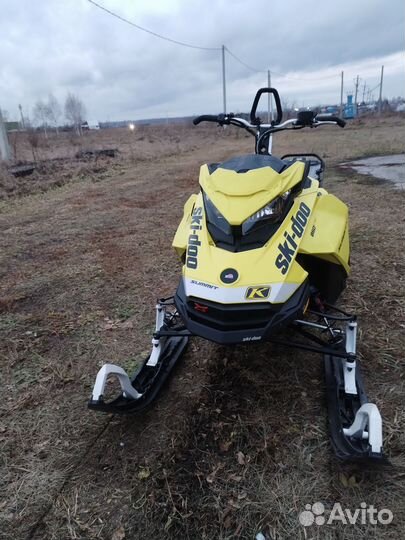 BRP Ski-Doo Summit X