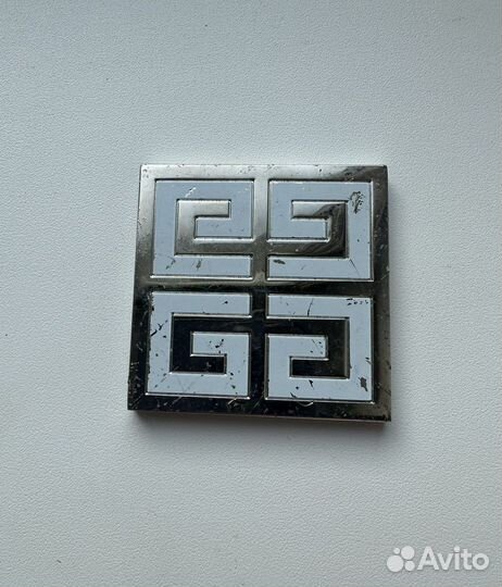 Givenchy компактное зеркало