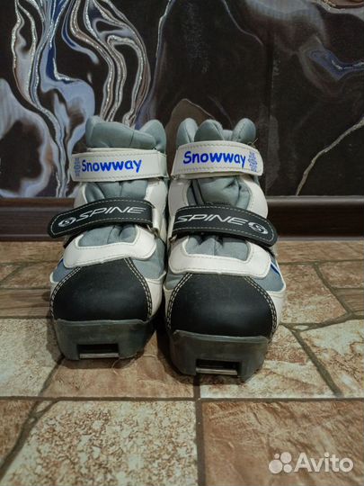 Лыжные ботинки