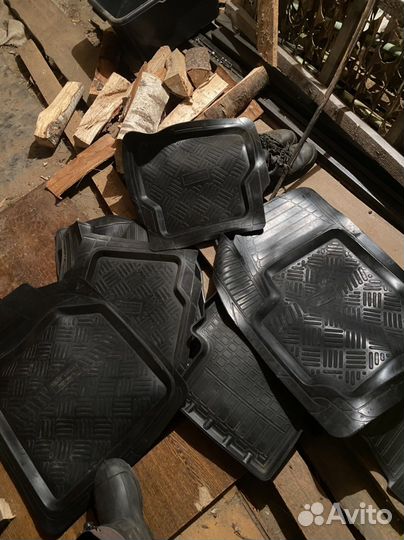 Автомобильные коврики на Hyundai Solaris