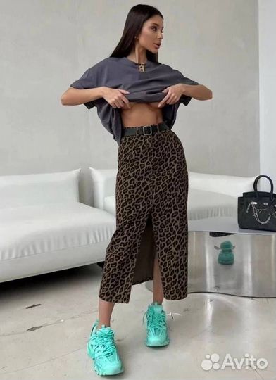 Невероятно красивая юбка с разрезом