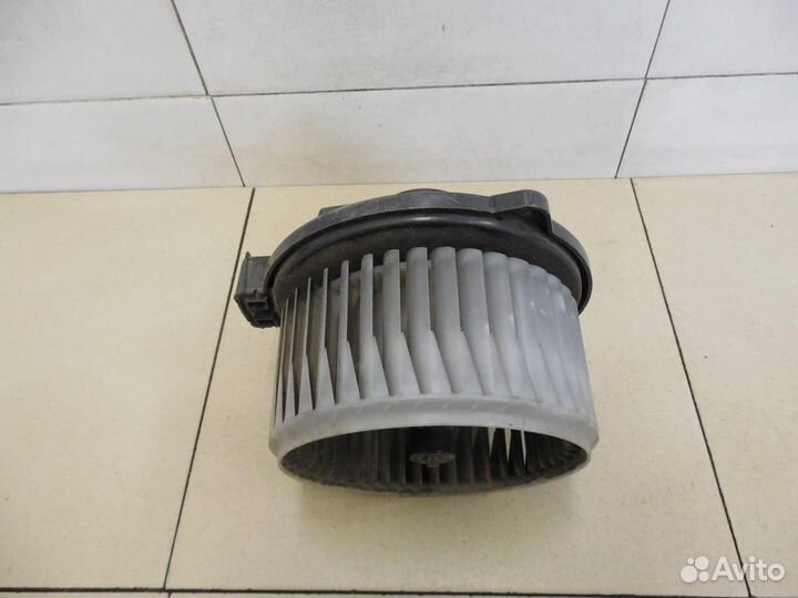 Моторчик отопителя Pajero/Montero (V8, V9) 2007