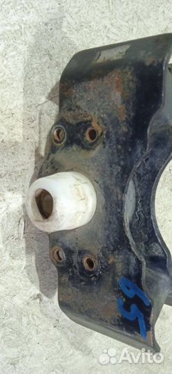 Подушка двигателя задняя правая Toyota Land