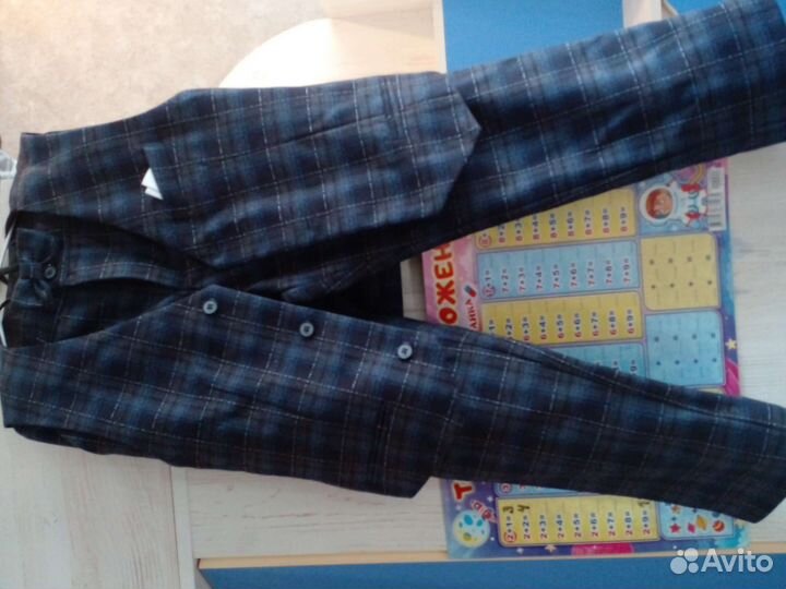 Костюм на мальчика школьный 134-140