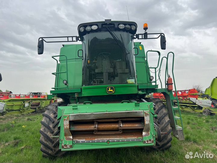 Комбайн John Deere W650, 2011