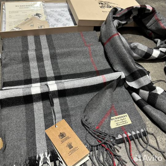 Шарф в коробке с документами burberry
