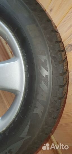 Bridgestone Blizzak Spike-02 SUV 225/65 R17 106T