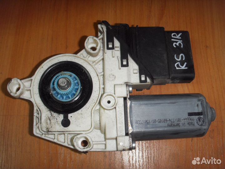 Моторчик стеклоподъемника задний Skoda Octavia A5