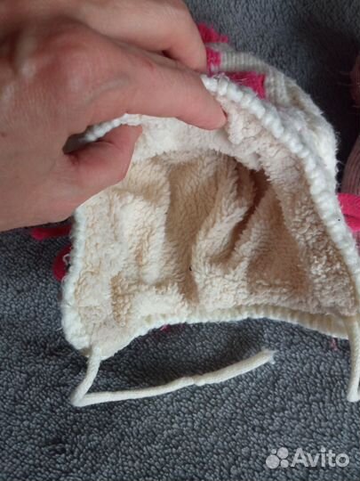 Шапки для девочки 2-4 года 3 штуки