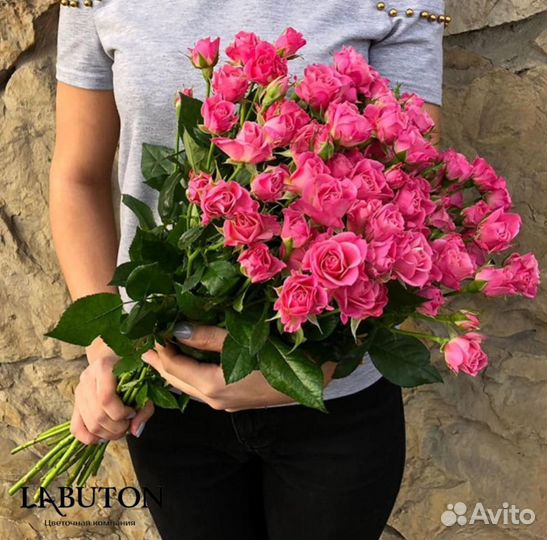 Букет 11 кустовых роз Иркутске