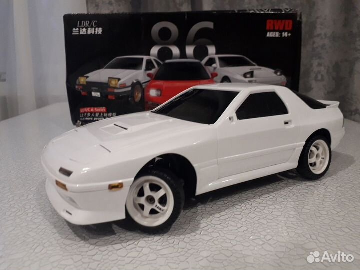 Радиоуправляемая машинка для дрифта