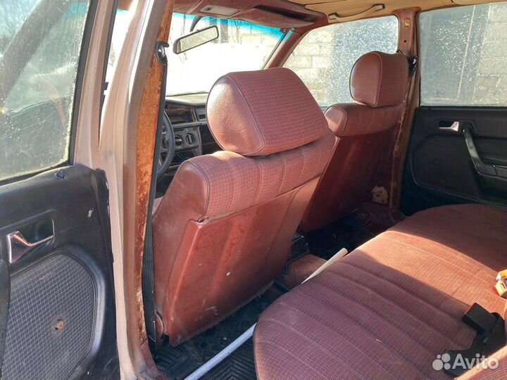 Комплект сидений Mercedes W201