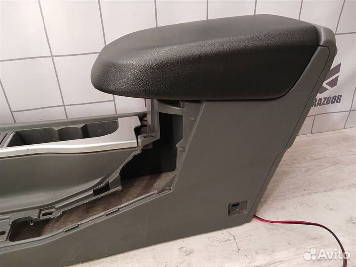 Подлокотник Ford Focus 2 08-11