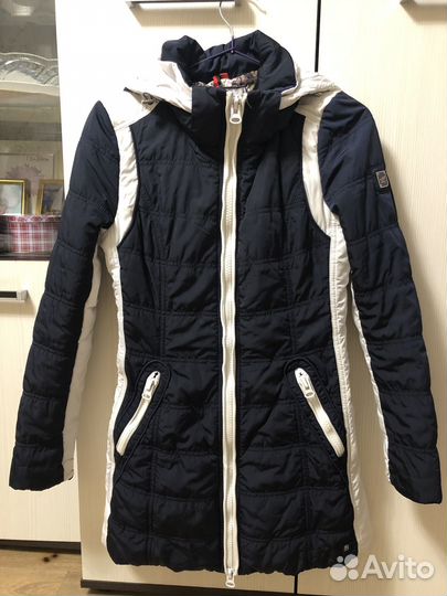 Продам куртки весенние для девочки размер 40-42