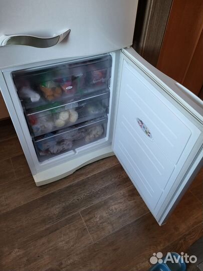 Продам холодильник