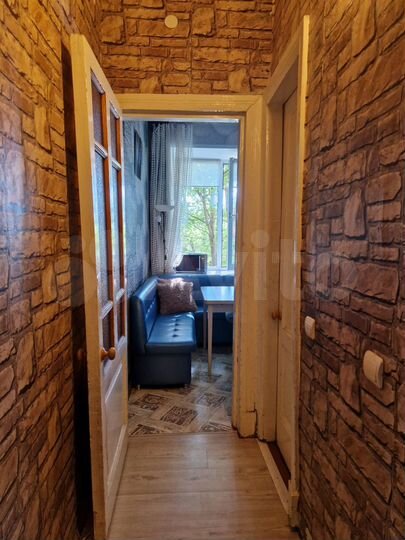 2-к. квартира, 57 м², 2/4 эт.