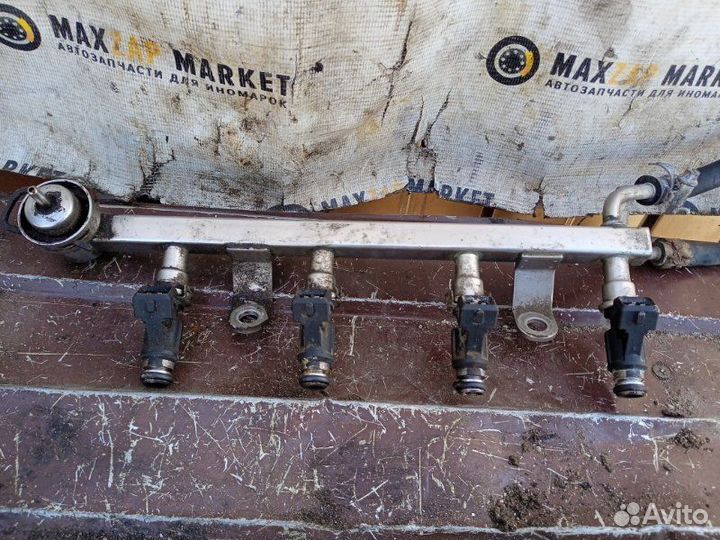 Топливная рампа с форсунками Faw Jinn 2006 (б/у)