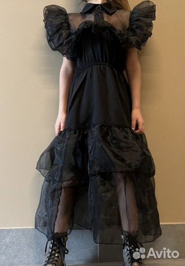 Платье уенсдей