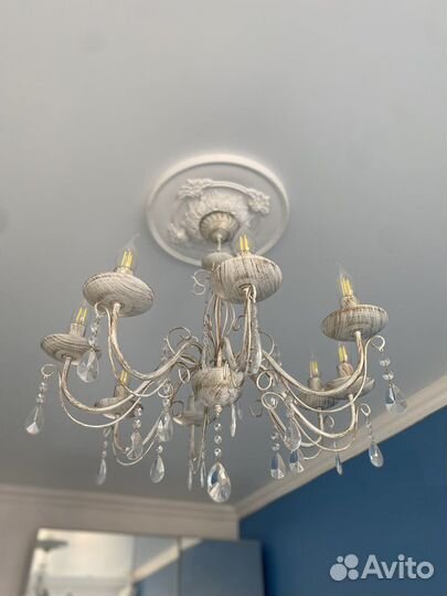 Люстра потолочная в классическом стиле