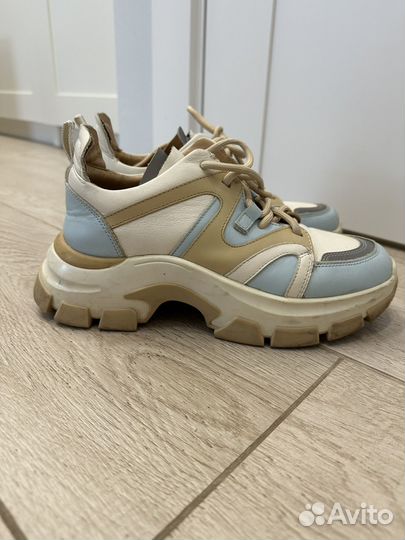 Кроссовки econika 37