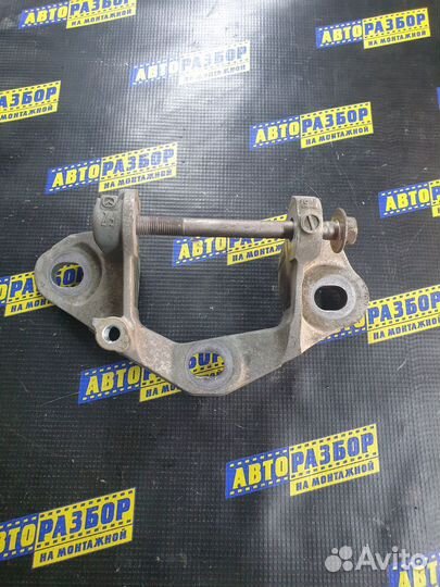 Кронштейн опоры двигателя левый Мазда 6 GJ