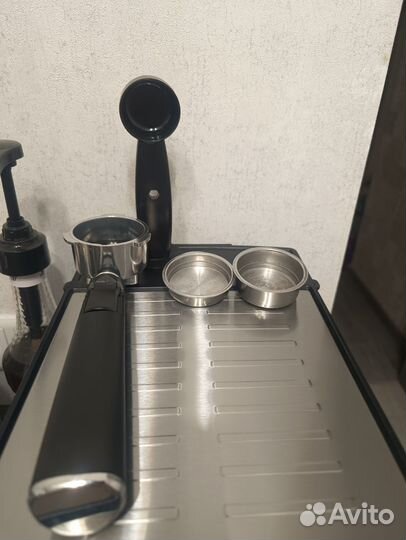 Кофеварка рожковая Polaris PCM 1541E