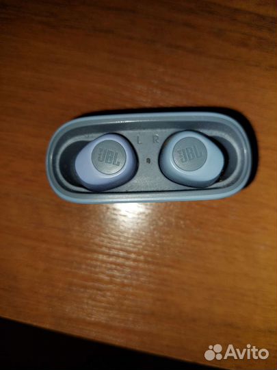 Беспроводные наушники JBL Wave 100TWS