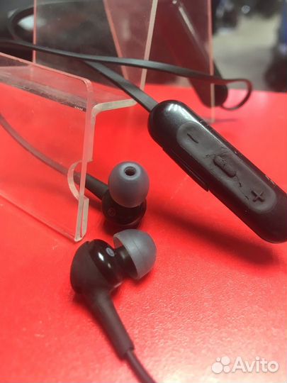 Беспроводные наушники Sony WI-XB400