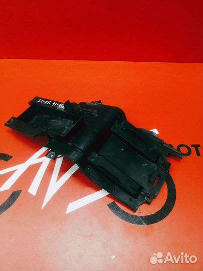 Пластик подрамника Kawasaki ZX-6R 05-06