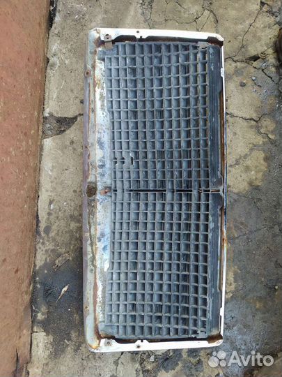 Решотка радиатора мерседес бенс 124 Mercedes Benz