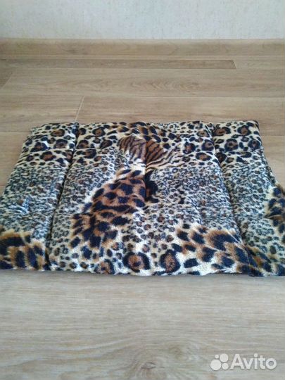 Лежанка для кошек