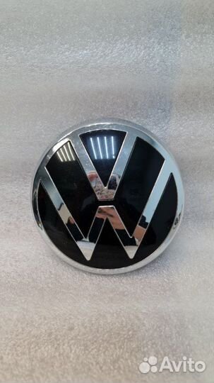Эмблема в решетку радиатора передняя Volkswagen