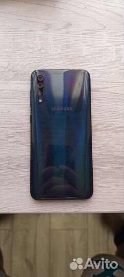 Samsung Galaxy A50, 4/64 ГБ