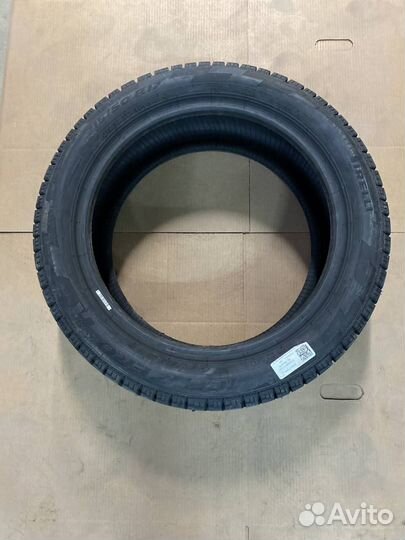 Pirelli Ice Zero FR 215/50 R17 95H
