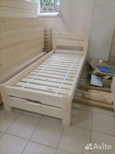 Деревянные кровати массив