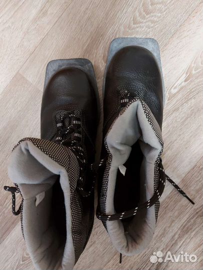 Лыжные ботинки