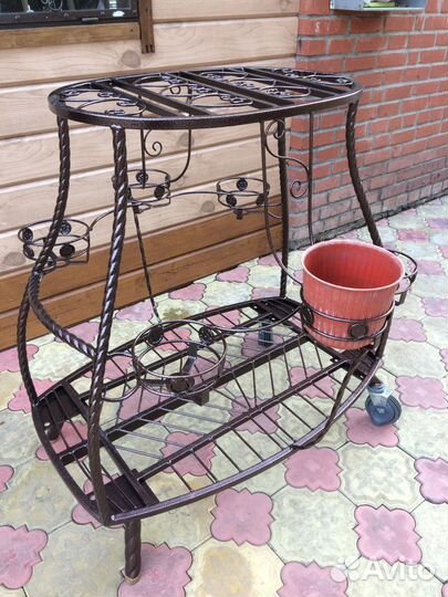 Кованная цветочница 