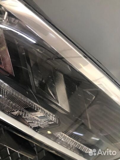 Фара правая VW Polo 20- Фольксваген Поло